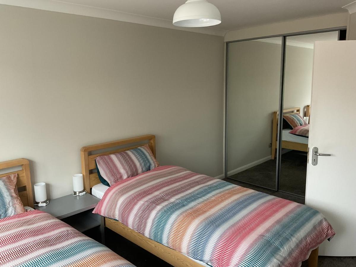 Large 2-Bedroom Maisonette With Free Parking تويكنهام المظهر الخارجي الصورة